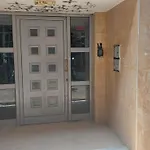 Small Studio Center 1