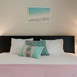 100 Sqm Acropolis Apartment