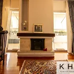 Classic Style Flat In Glyfada!