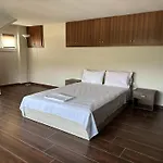 Apartment 82