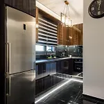 Edward Luxury Suite By Homebrain
