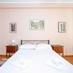 Charming & Authentic Gem - Walk To Port & Shops!