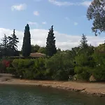 Villa Emeli - Close To Beaches & Downtown
