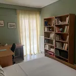 Το Σπίτι Του Στράτου Στη Θεσσαλονίκη- Stratos' Apartment In Thessaloniki