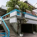Retro House