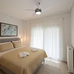 Lux 1-Bedroom Condo-L&L Refuge