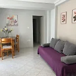 Παραλιακό Διαμέρισμα Με Αυλή