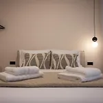 Chrysa'S Deluxe Apt
