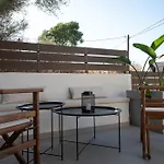 Chrysa'S Deluxe Apt