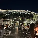 Acropoli Vibes At Kosmos Getaway