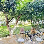 Detached House,With Courtyard And Fast Wi-Fi In The City Centre