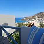 Kini Bay