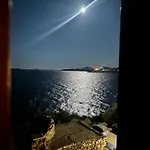 Salty Suite -Syros