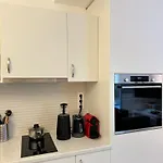 Upscale 2Bdr Apartment - Varkiza