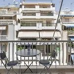 Glimmer 2-Bedroom Apartment In Athens