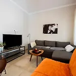 Ολόκληρο Νέο Διαμέρισμα 'Home Downtown'