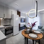 P Deluxe Suites 10