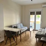 Cozy Apartment In Neos Kosmos
