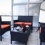 Central 2 Bd Apt With Balcony By Monastiraki