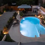 Centro Stone House