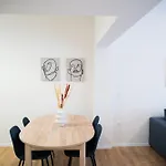 Urban Comfort 2 Bdrm Next To Metro