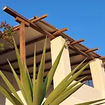 Topwindmill Apartment