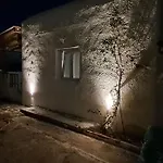 Topwindmill Apartment