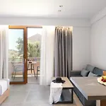 Neoma Luxury Residence - Adults Only