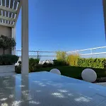 Spacious Top Flat With Panoramic Rooftop