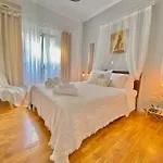 Elias' Family Flat In Plato'S Academy