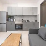 Oculus Irakleous Apt 4
