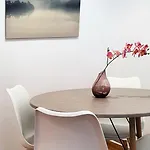 Minimalist Newly Renovated 1Bd Near The Center