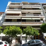 Peaceful Urban Oasis Apt In Athens