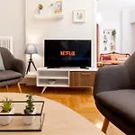 Elegant Central Apartment With Charming Character - Self Check-In