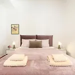 15 Min Walk To Acropolis, Modern And Cozy Base - Self Check-In