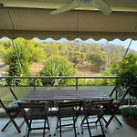 Vouliagmeni Green Hill Apartment