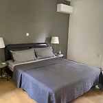 Vouliagmeni Green Hill Apartment
