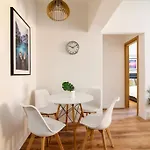 Kelly'S Urban Home - 5 Mins Walk To Acropolis