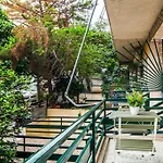 Ella'S Cozy Escape With Balcony!