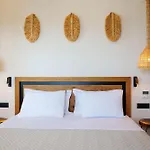 Kouros Blanc Resort & Suites