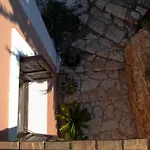 Kavos House