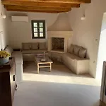Elegantly Restored Traditional Cottage