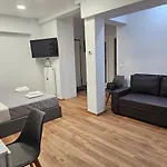 Warm And Cozy Apartment In Nice Location!