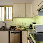Luxury 2 Bed Urban Oasis In The Heart Of Athens
