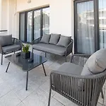 Flats Avenue 236