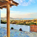 The Old Barn, Naousa Paros