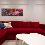 Vibrant & Cozy Apt In Athens
