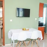 M&M Cozy Apartment 1
