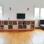 Sunny Southern Athens Flat Near The Seaside