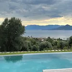 Villa No Worries - Where Tranquility Meets Luxury
